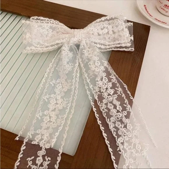 Lace Detail Bow Hair Clip - Picture 4 of 6